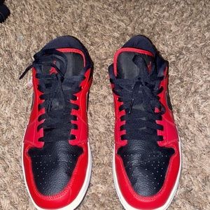 Nice air Jordan 1 size 10.5 only wear 5 times they are in nice shape